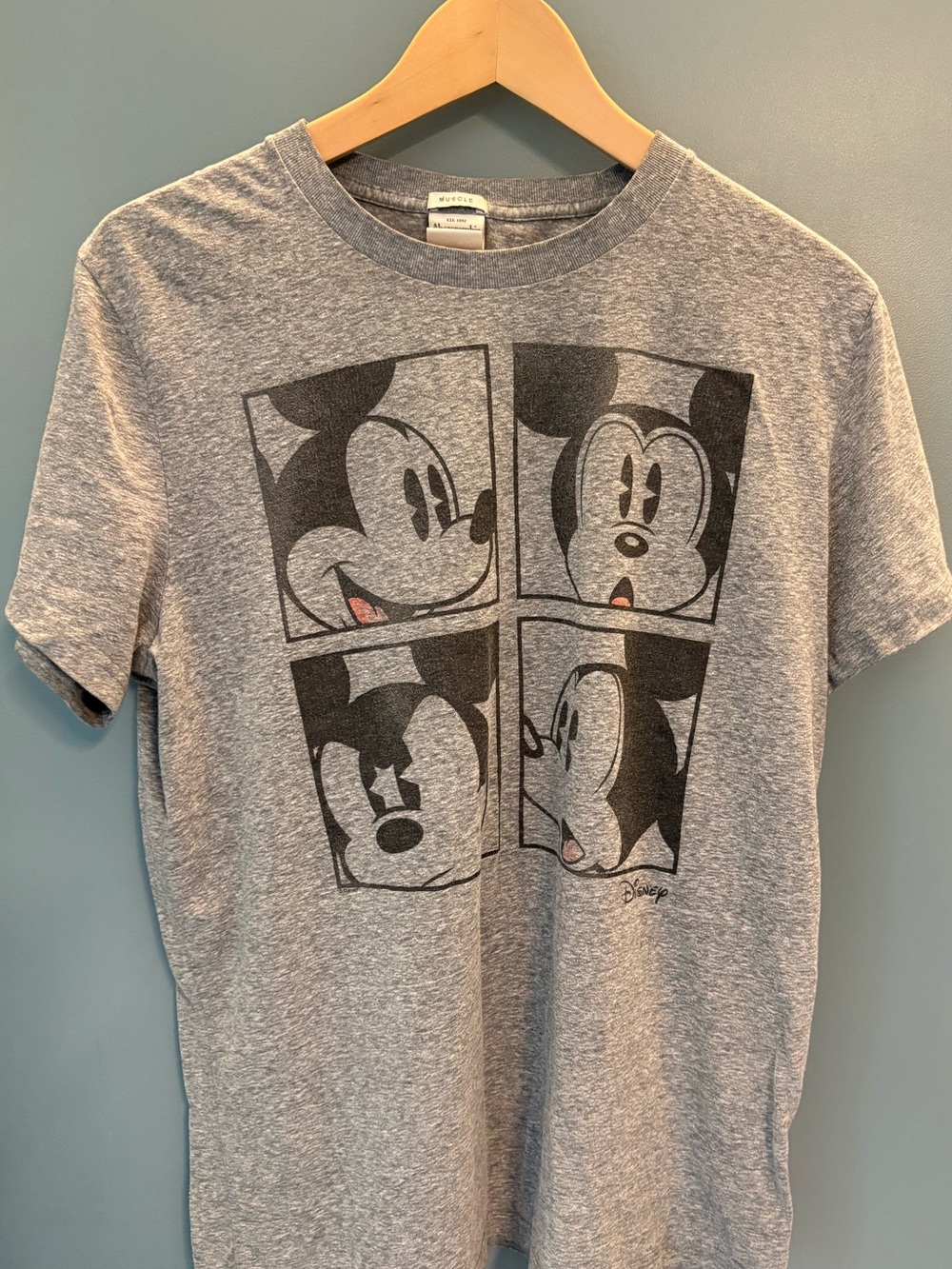 Abercrombie & Fitch Mickey Mouse Graphic Tee XL